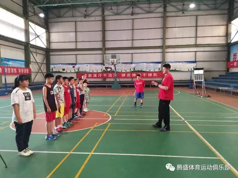篮球防守训练中如何提高体能和耐力_2