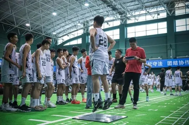 为什么现代篮球训练趋势强调技术与体能结合_0